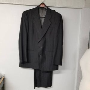 Christian Dior Mens Two Button Suit Gray Stripe Pockets Notch Business 42 36 31